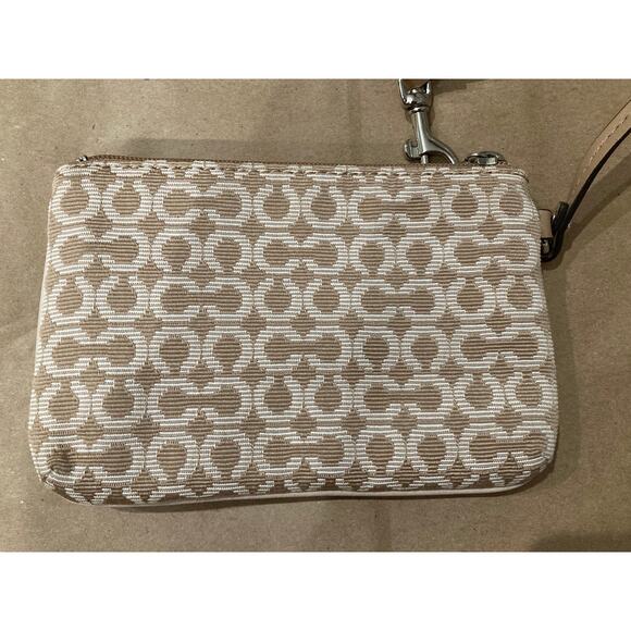 COACH SMALL TAN, IVORY SIGNATURE PRINT CANVAS WRISTLET - Picture 3 of 7